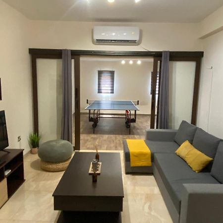 Philip Spacious Apartment Лимасол Экстерьер фото