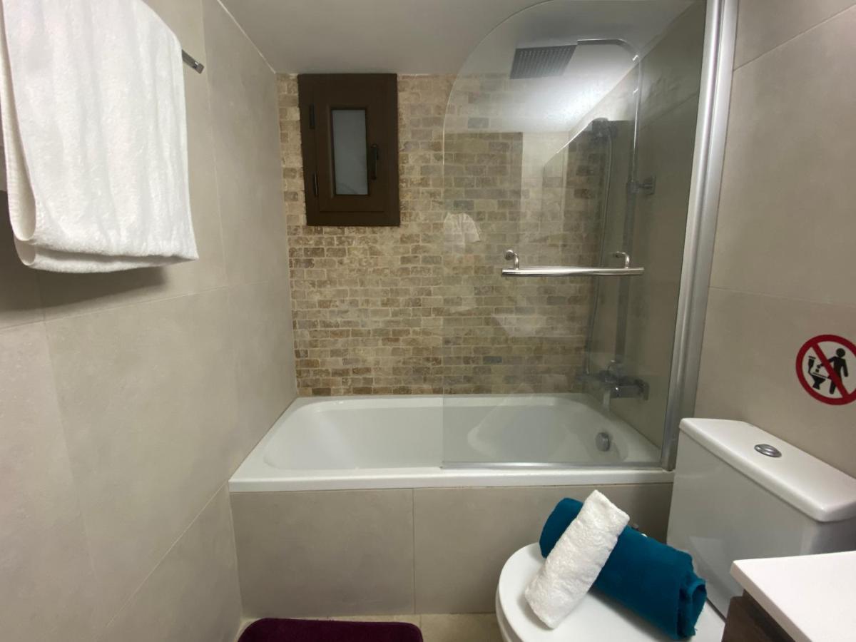 Philip Spacious Apartment Лимасол Экстерьер фото
