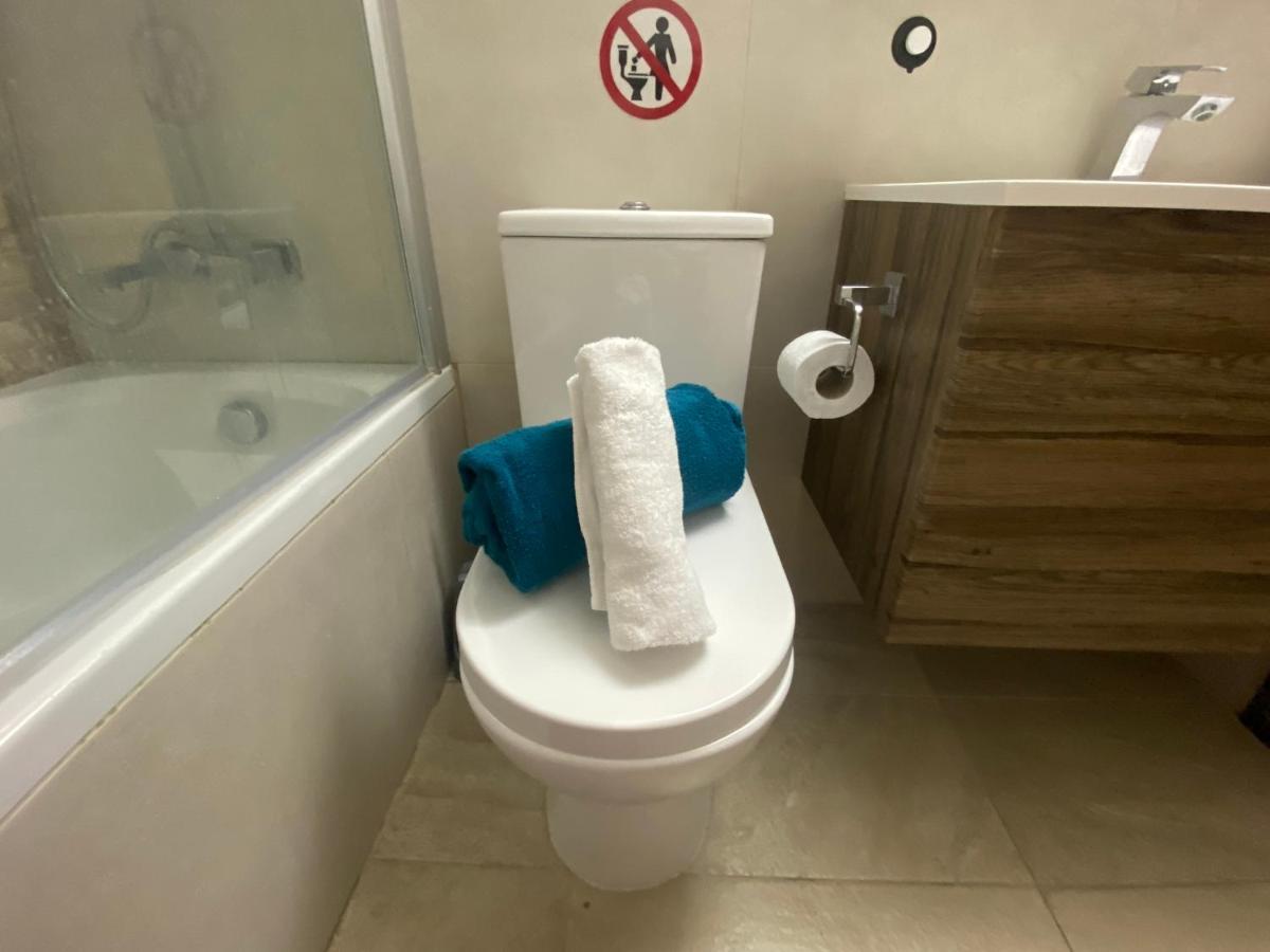 Philip Spacious Apartment Лимасол Экстерьер фото