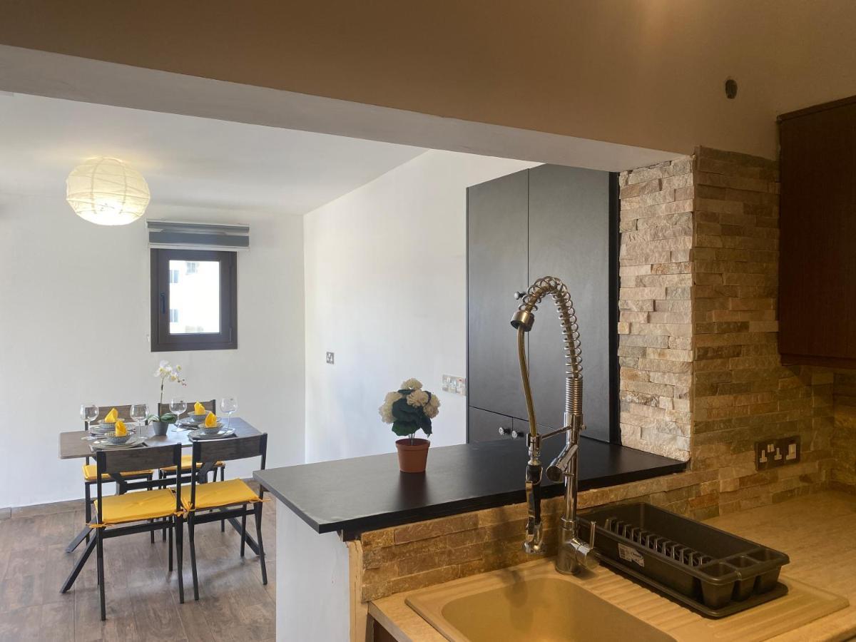Philip Spacious Apartment Лимасол Экстерьер фото
