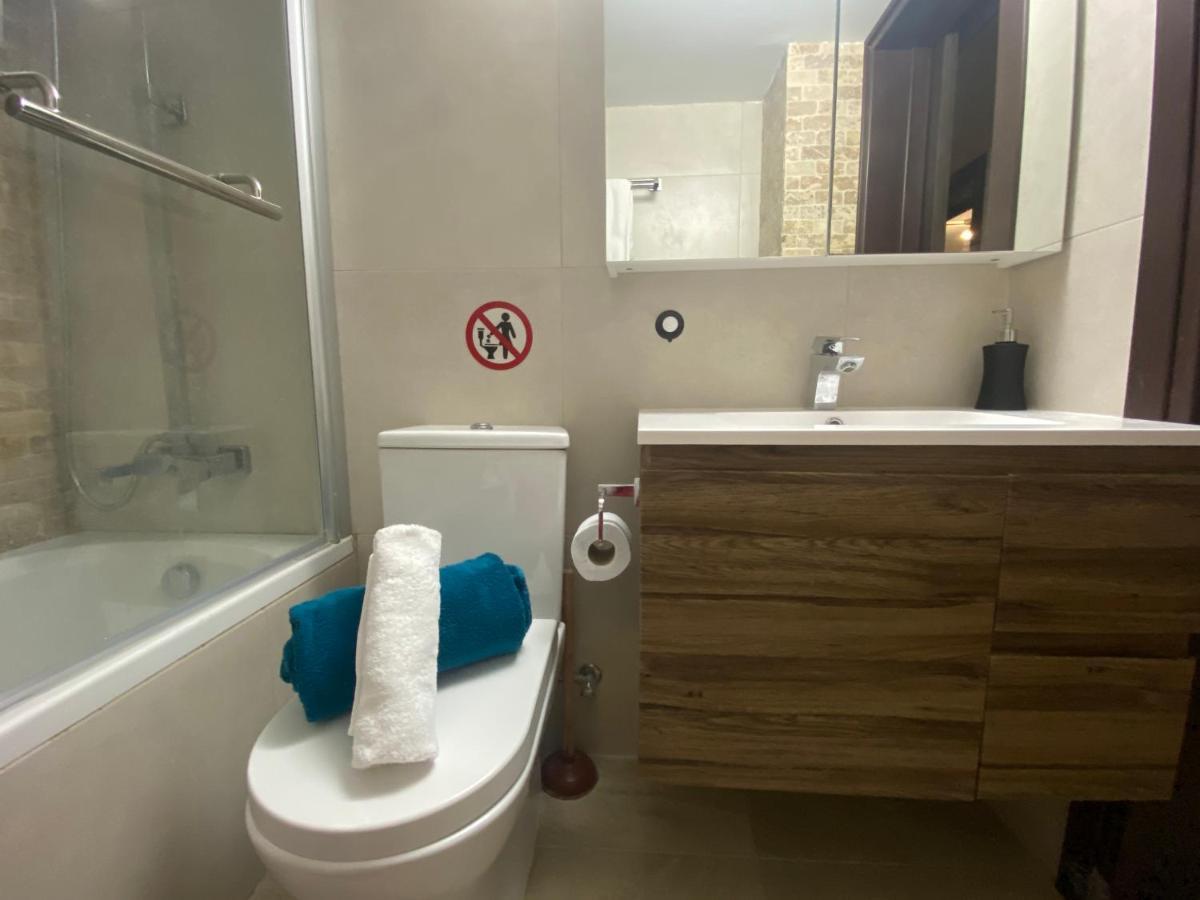 Philip Spacious Apartment Лимасол Экстерьер фото