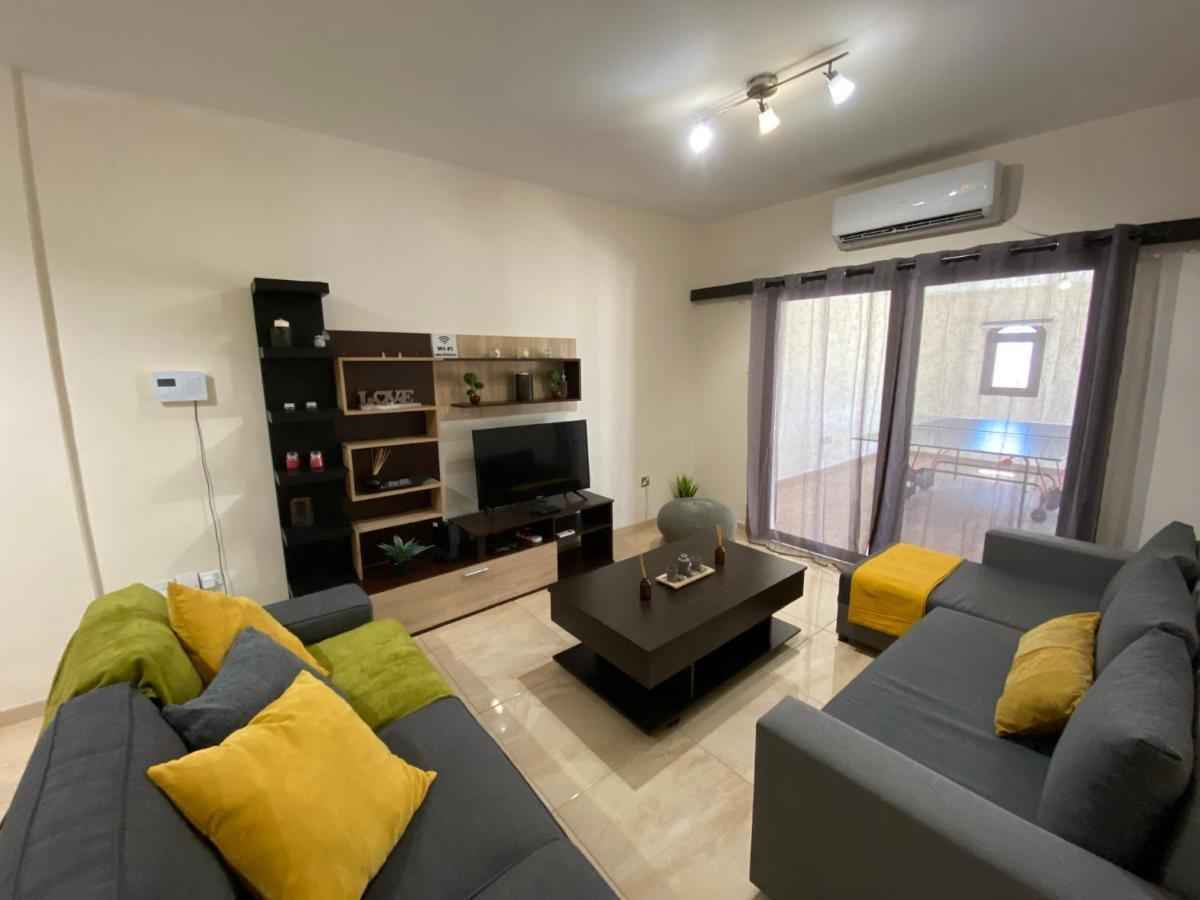 Philip Spacious Apartment Лимасол Экстерьер фото