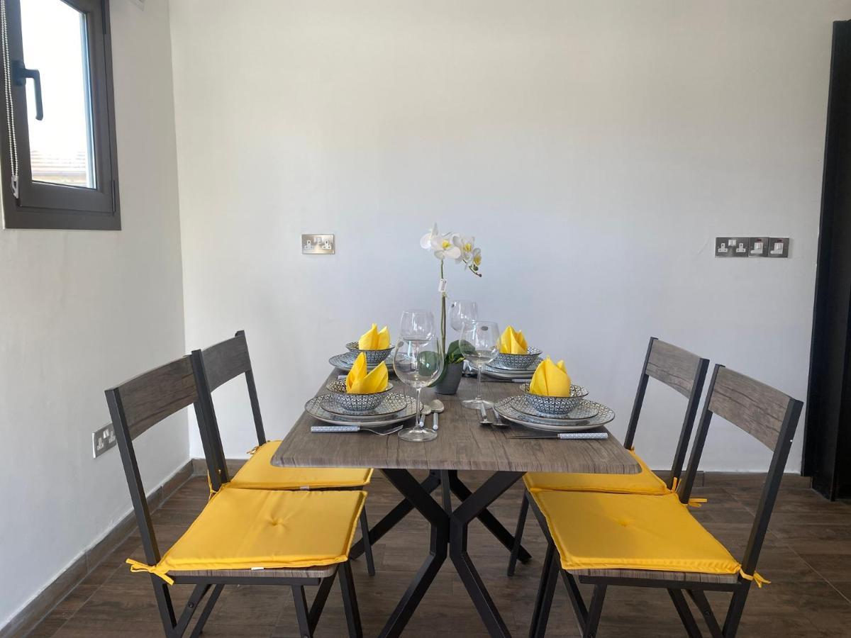 Philip Spacious Apartment Лимасол Экстерьер фото