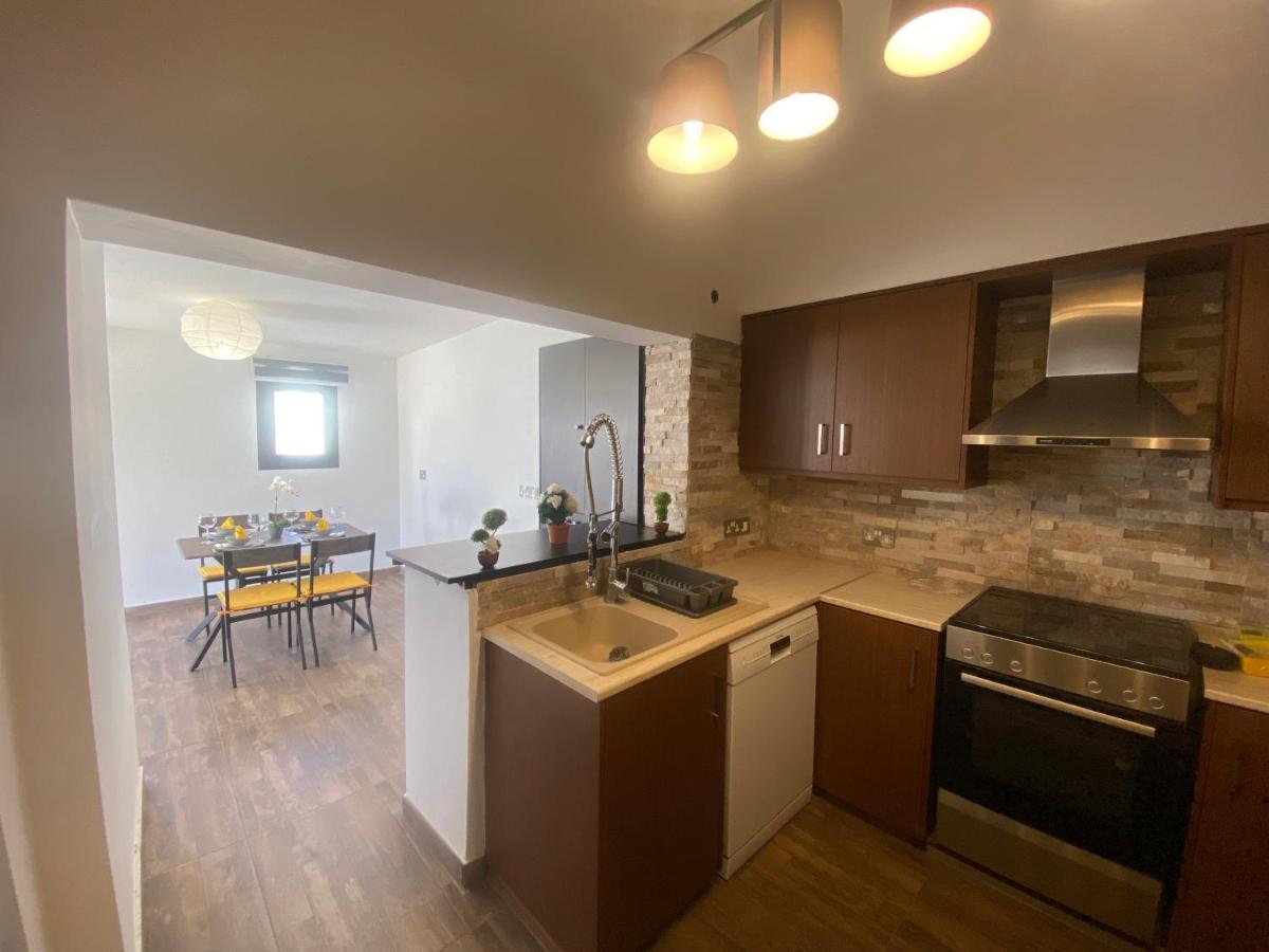 Philip Spacious Apartment Лимасол Экстерьер фото